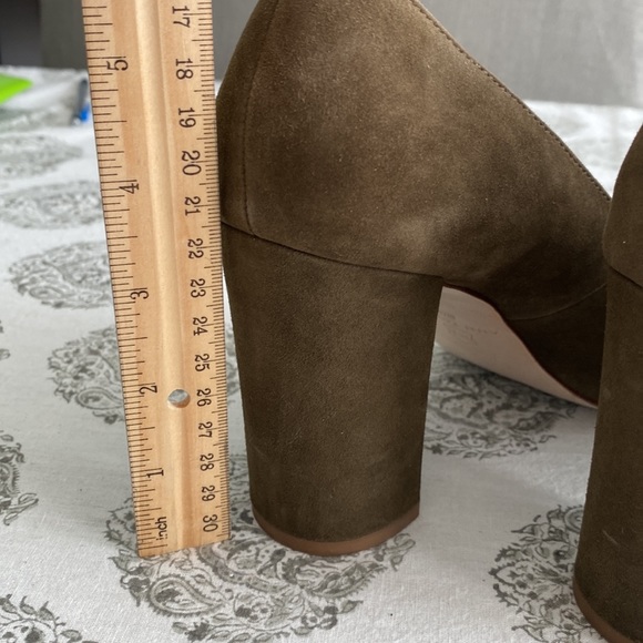 Ann Taylor Suede Olive Shoes size 8 1/2 - Picture 8 of 9